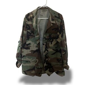 Vintage US Military Woodland Camo BDU Utility Jacket Patches Medium Long Ripcord